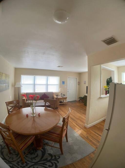 Private One-Bedroom 6 -Directly Across From Beach St. Pete Beach Buitenkant foto